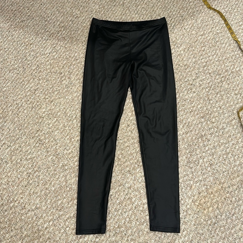 Cestmoi pleather strechies leggings size Lg